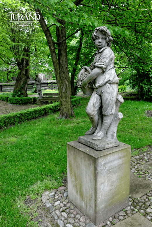 1509 Chłopiec z Koszem Duży