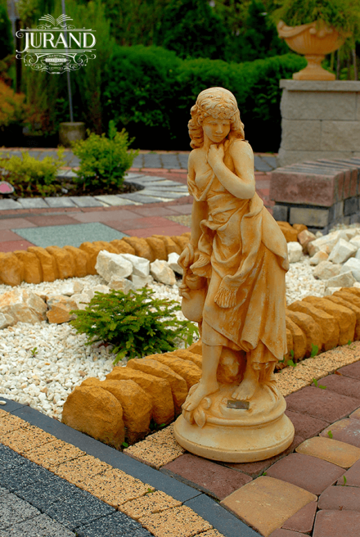 1517 Dziewczyna z Dzbanem Mała