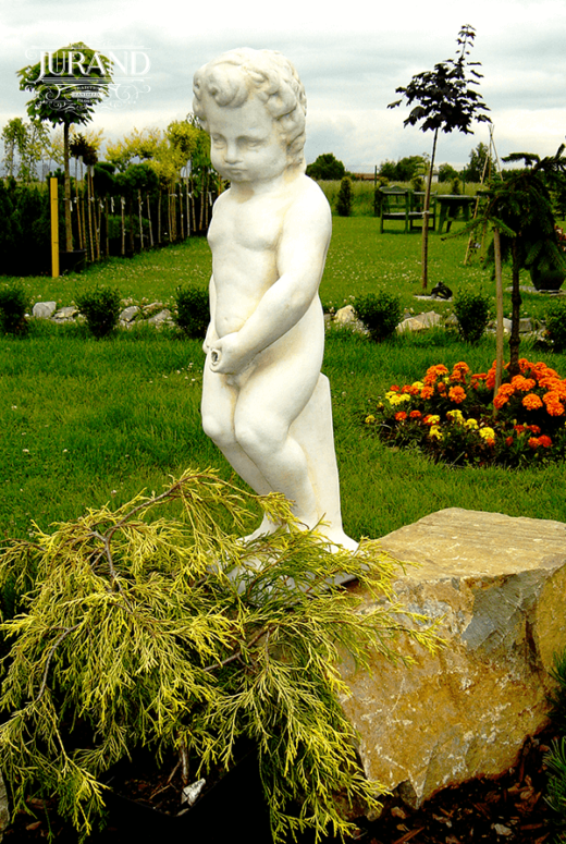 6017 Chłopiec siusiający