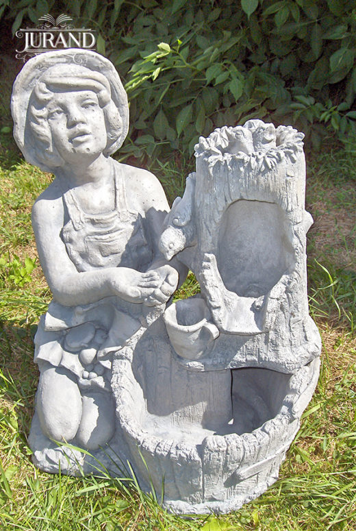 1025 Fontanna z pisklętami